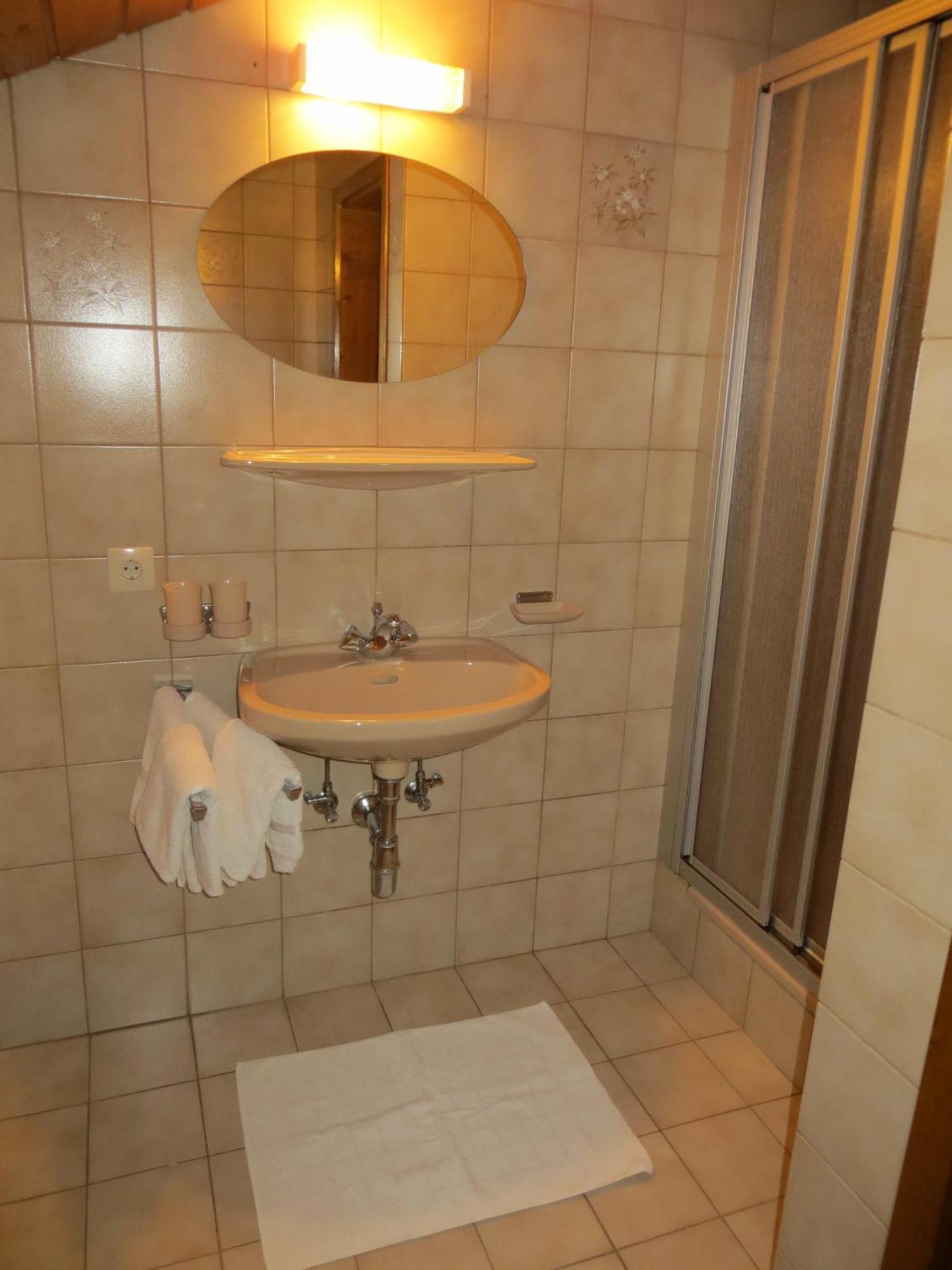Gaestehaus Pfister Maria هيباخ الغرفة الصورة